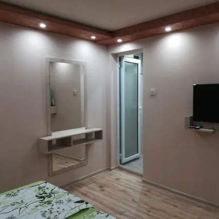 мира 3* Streltja