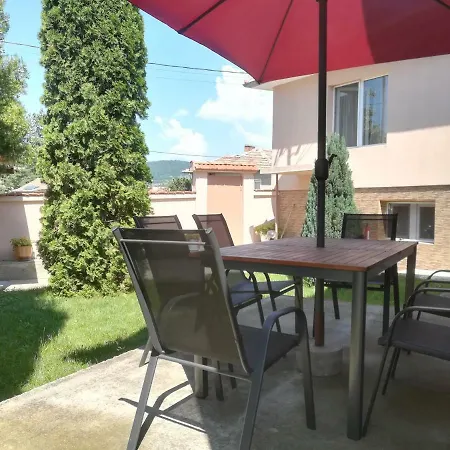 мира 3* Streltja