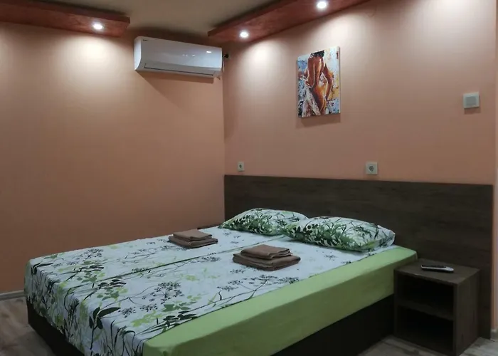 мира 3* Strelcha