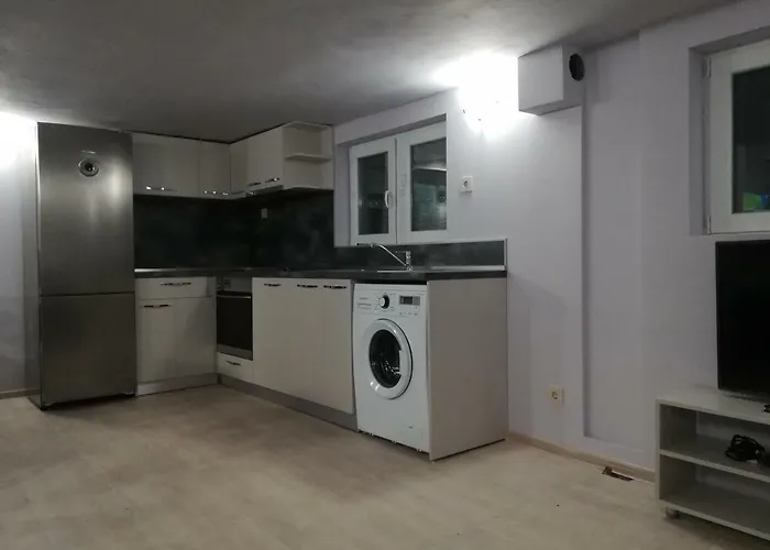 мира 3* Strelcha