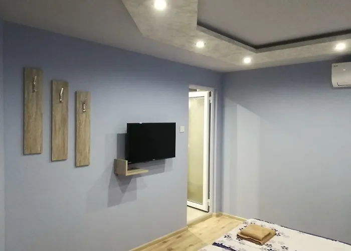 мира 3* Strelcha