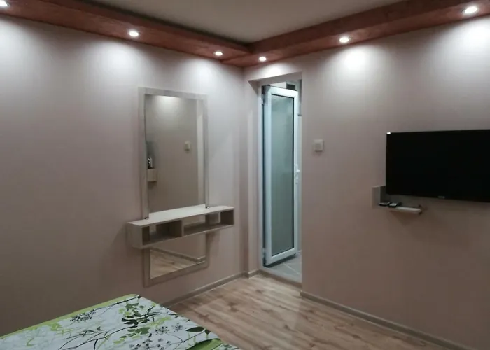 мира 3* Strelcha